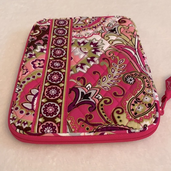 {VB} Vera Bradley | Very Berry Paisley Quilted E-Reader Sleeve Case (11485-063) - Picture 7 of 16